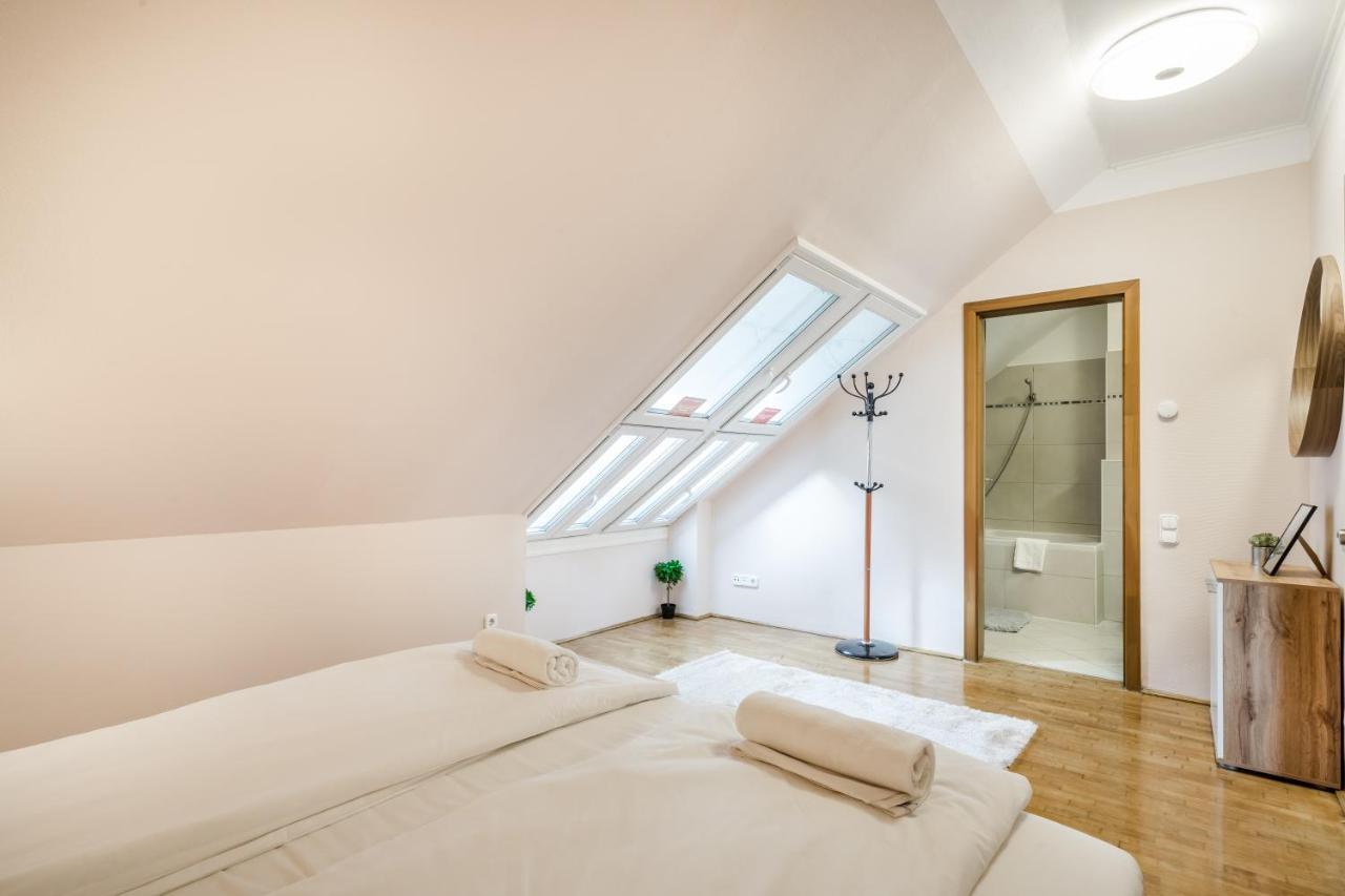 Bpr Timber Loft Home With Balcony Βουδαπέστη Εξωτερικό φωτογραφία
